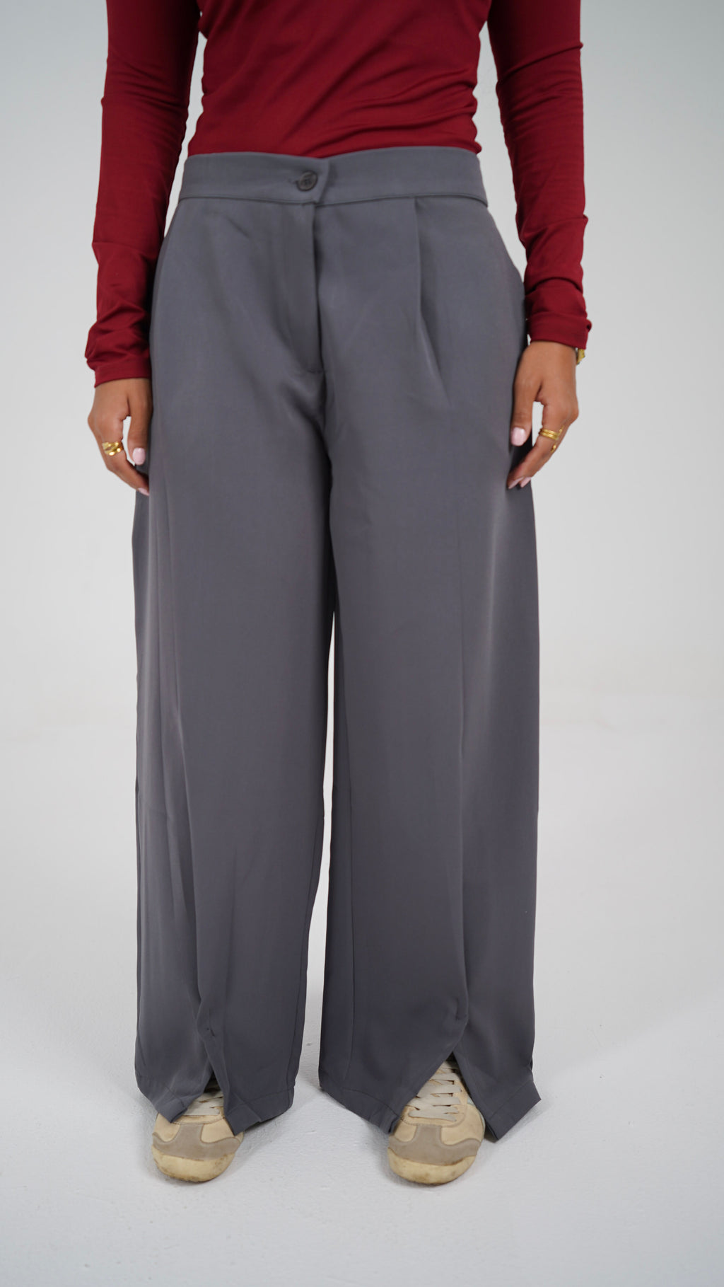 The Everyday Pants in grey, front, full leg